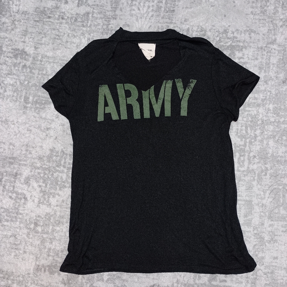 American Rebel Black Green Army Women's Distressed collar T-shirt large
